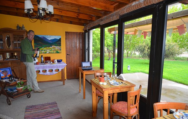 Frühstücksraum mit Buffet