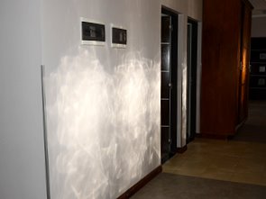 Flur mit Lichtspielen