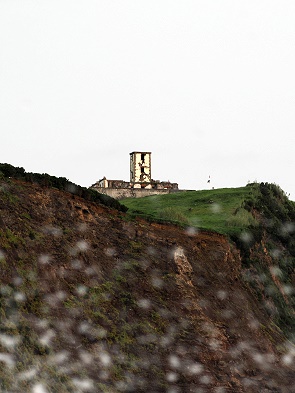Gischt und Leuchtturm