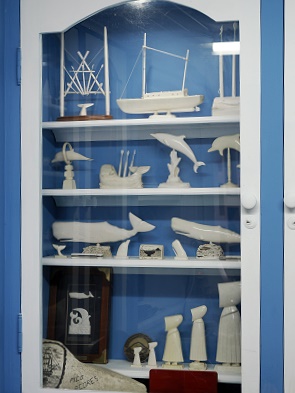 Walknochen Schnitzerei