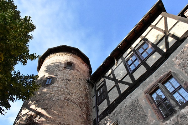 Turm und Ferienwohnung