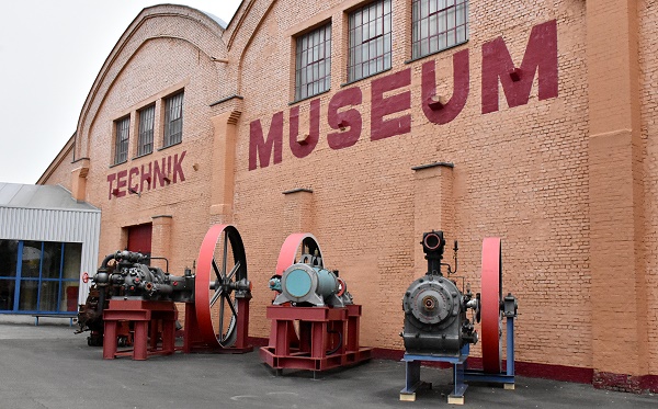 Liller Halle mit Exponaten