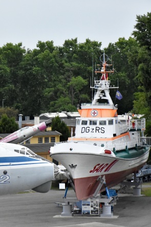 Seenotkreuzer und Antonov