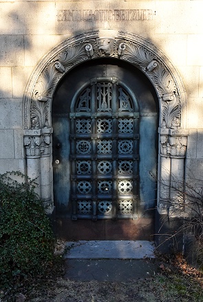 Tür zur Gruft
