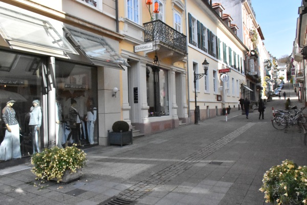 Einkaufstrasse