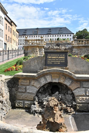 Brunnen