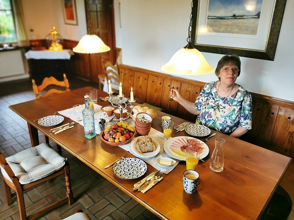 Am Frühstückstisch