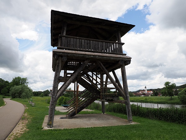 Aussichtsturm und Schaukeln