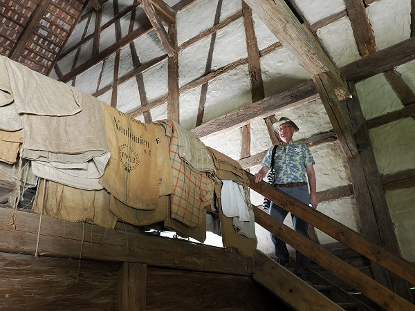 Michael auf dem Heuboden