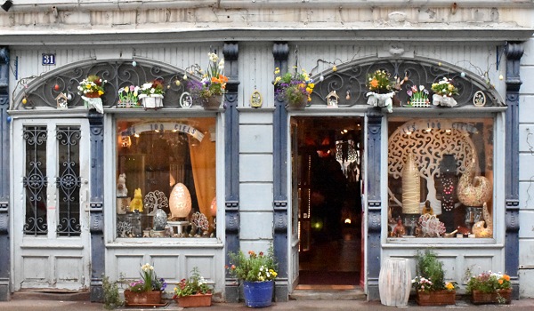 Geschäft mit Dekosche