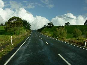 Unterwegs zwischen grünen Wiesen