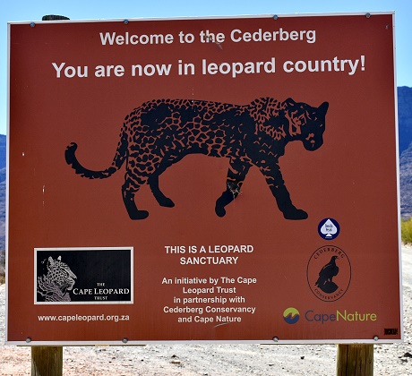 Schild am Eingang zur Wildnis