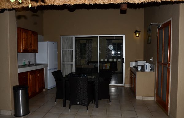 Esszimmer und Küche