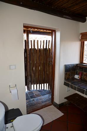 Bad mit Außendusche